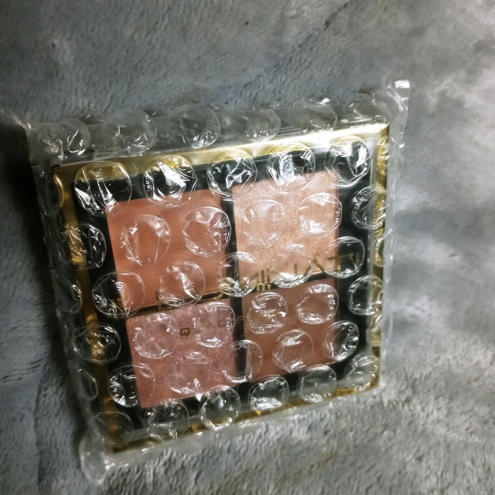 Illuminati eye shadow